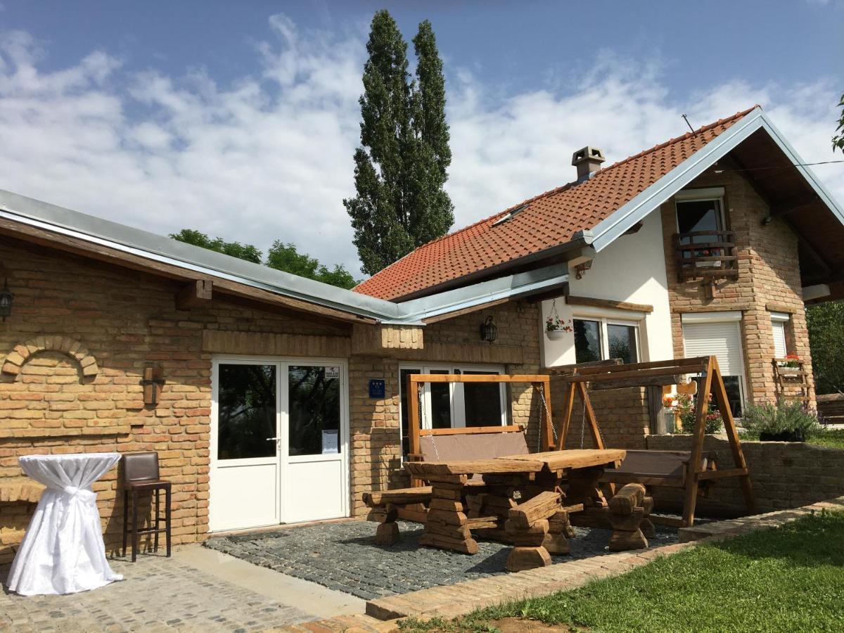 Matanovi Dvori Slavonski Brod Exterior foto