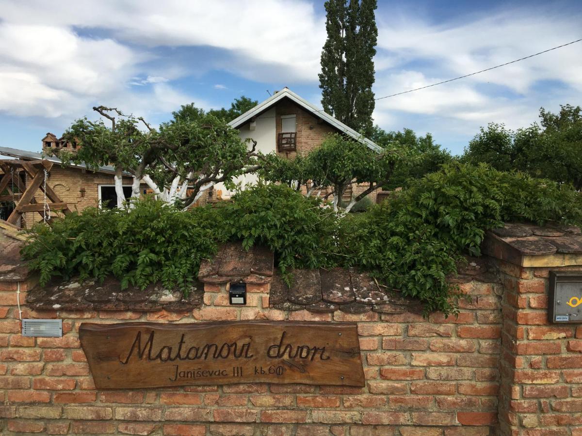 Matanovi Dvori Slavonski Brod Exterior foto