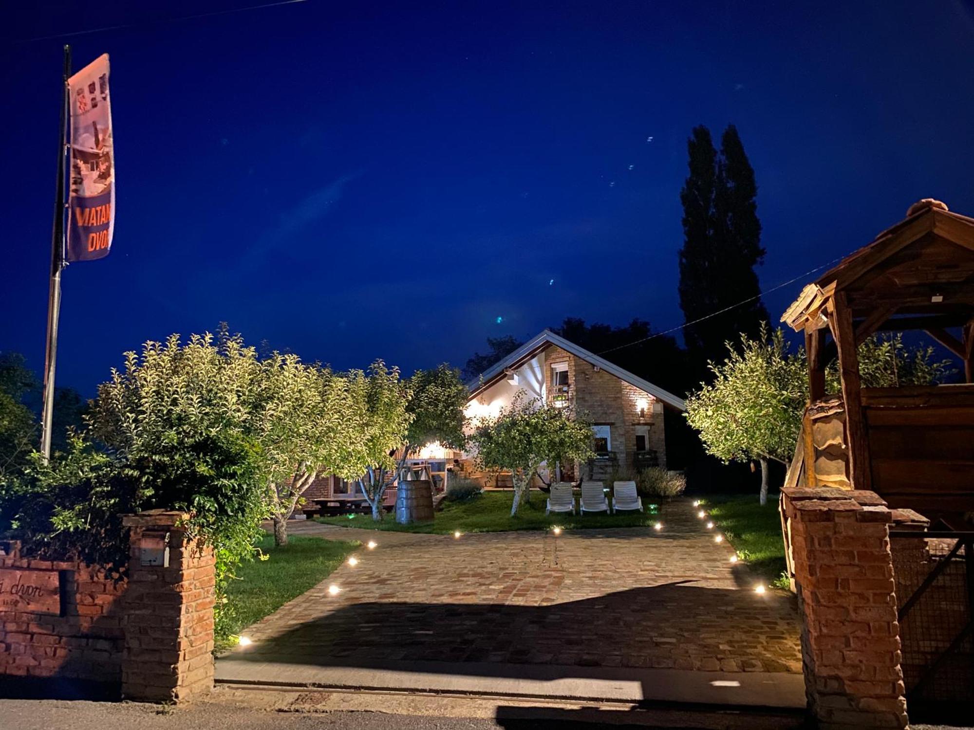 Matanovi Dvori Slavonski Brod Exterior foto